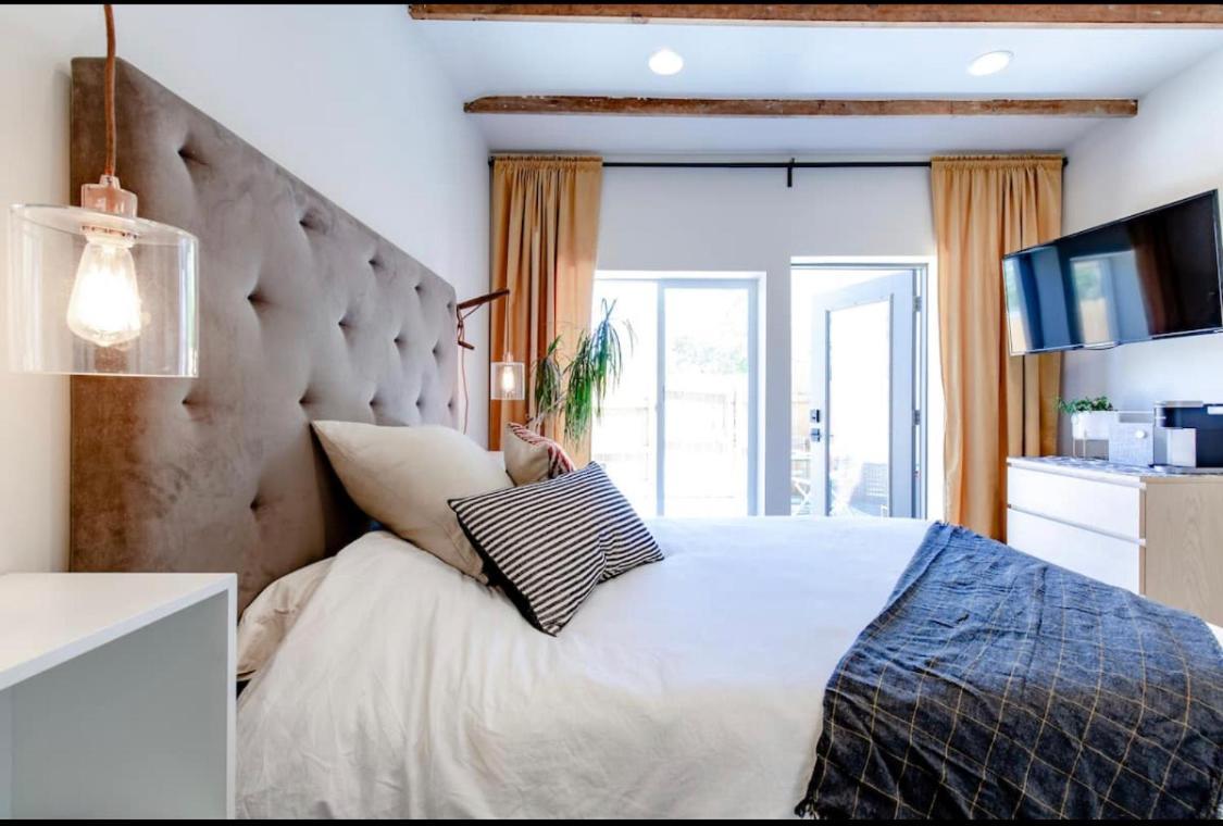 Unique Designer 3 Bed 3 Bath Denver